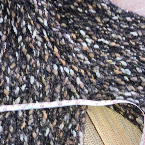 🛍️🛍️ 3 for $5 Cute nubby sweater - Picture 9 of 9